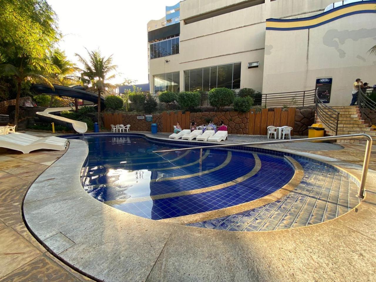 Apto Em Residencial Golden Dolphin Apartamento