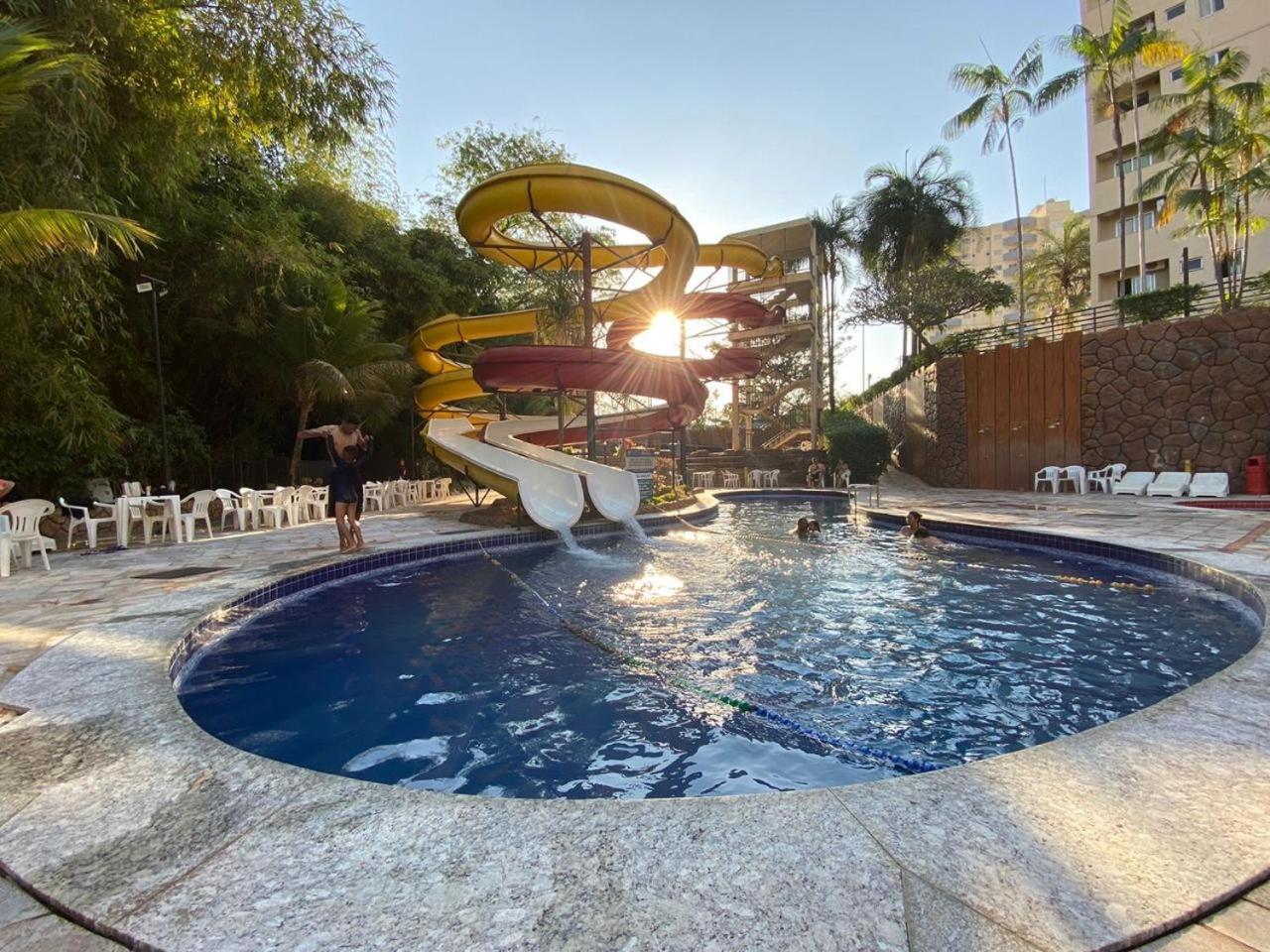 Apto Em Residencial Golden Dolphin Apartment Caldas Novas